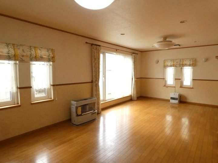 北海道釧路市文苑4(一戸建)の賃貸物件の居間