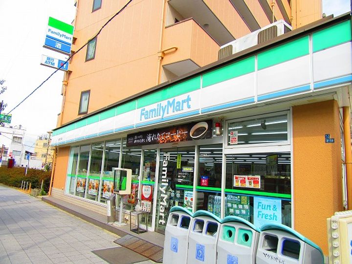 スプランディッドイレブンの周辺