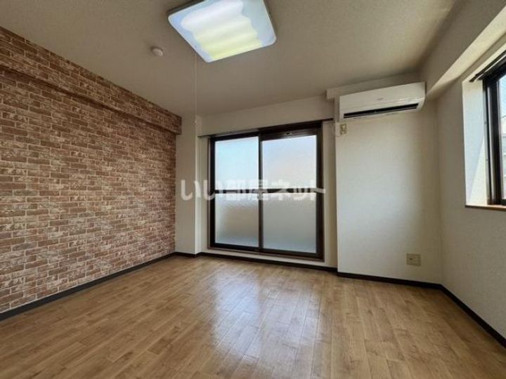 大阪府大東市学園町(マンション)の賃貸物件の居間