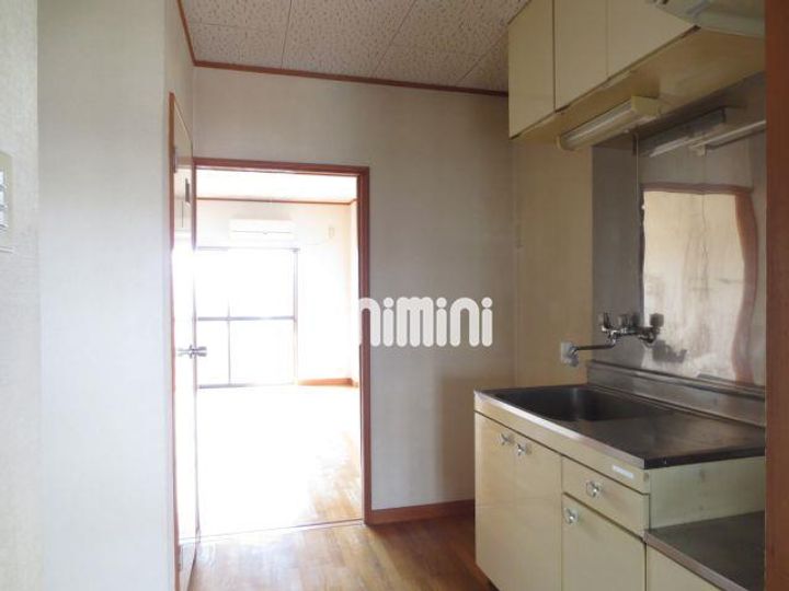 コーポラスアサカの地図