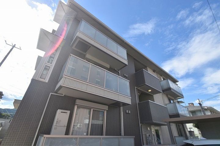 広島県広島市安佐南区祇園3の賃貸アパートの外観
