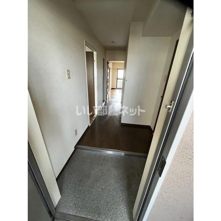 大阪府堺市西区浜寺石津町中1(マンション)の賃貸物件の玄関