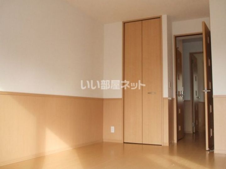 グリーンヴァレー B棟の居間