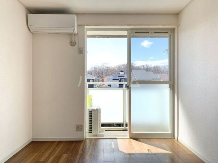 グランドールミツトヨの居間