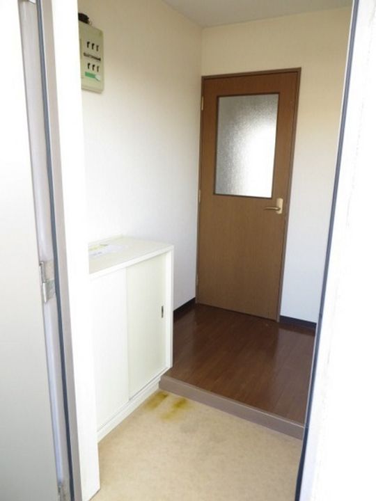 三宅ビルの玄関