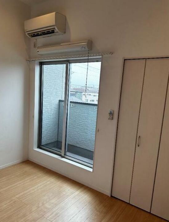 パトリアSMKの居間