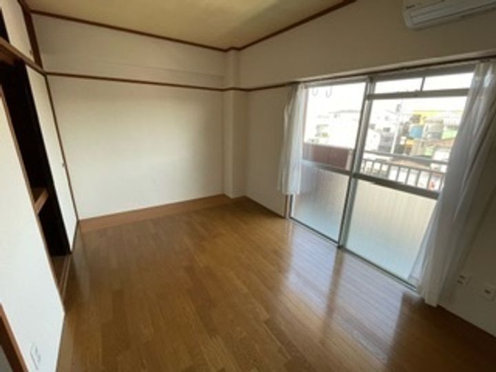 第1ふじたけマンションの居間