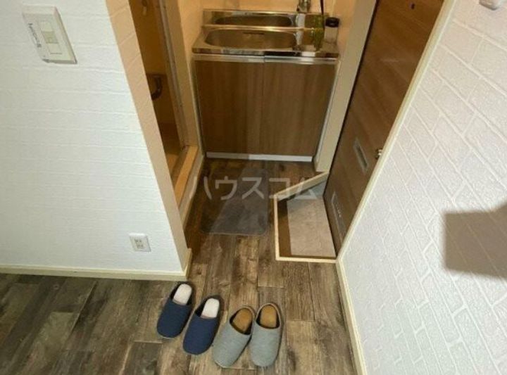 ReDEAL三鷹の玄関