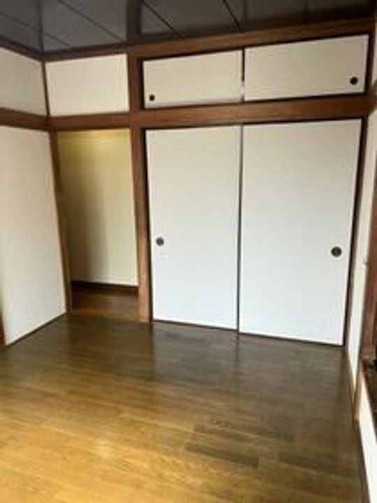 ロングハウスの居間