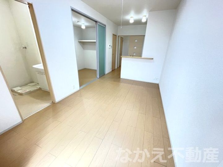 徳島県小松島市小松島町字南開(アパート)の賃貸物件の居間