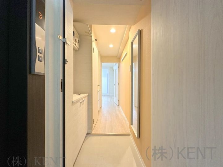 Vertical 18の玄関