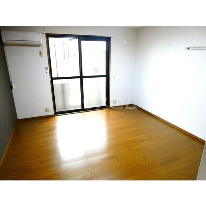 コーポanの居間