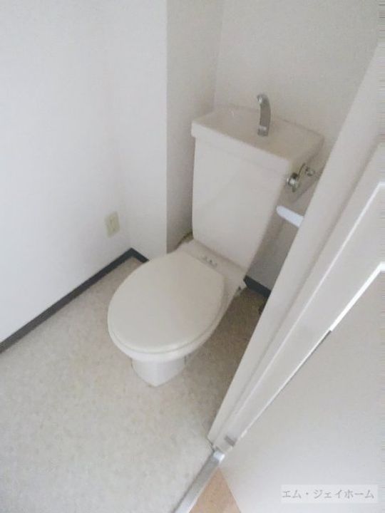 滋賀県東近江市八日市清水2(マンション)の賃貸物件の内装