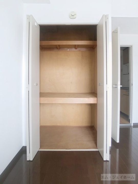 滋賀県東近江市八日市清水2(マンション)の賃貸物件の内装