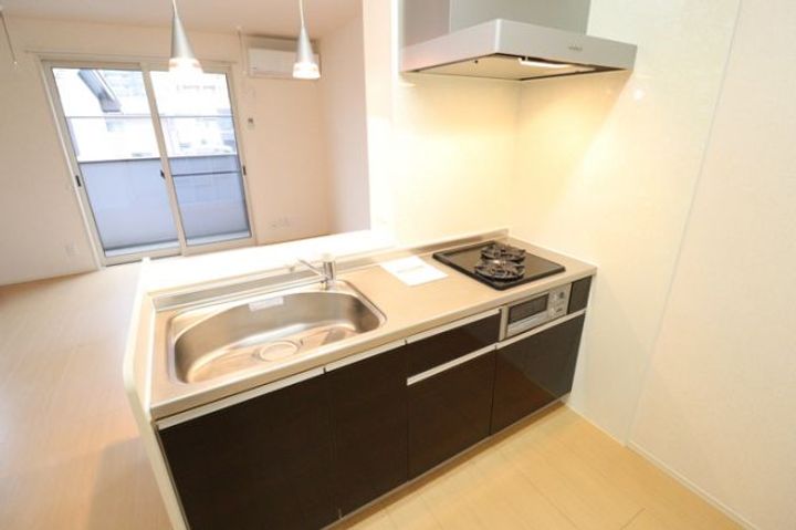 群馬県伊勢崎市中央町(アパート)の賃貸物件のキッチン