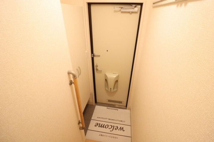 群馬県伊勢崎市中央町(アパート)の賃貸物件の玄関