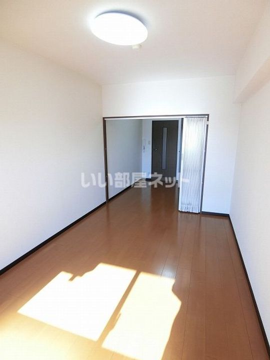 KURIMAマンションの居間