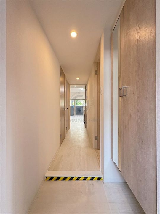 メゾンドボヌール弁天町の玄関