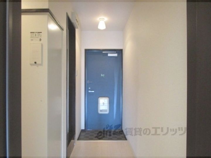 T・Oコーポ石山A棟の玄関