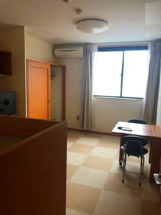 レオパレスアバンティの居間