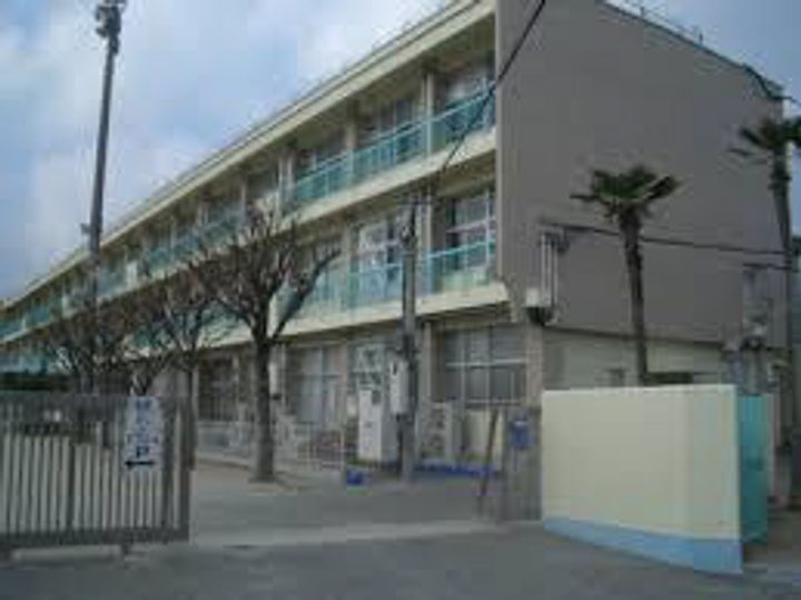 エルグランド春日の周辺