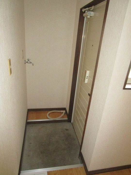 グリーンヒルBの玄関