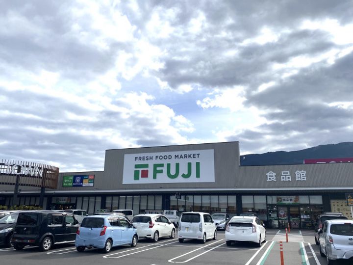 リバーストーンの周辺