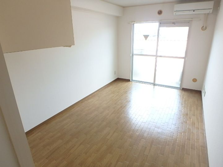 アートイン大塚の居間