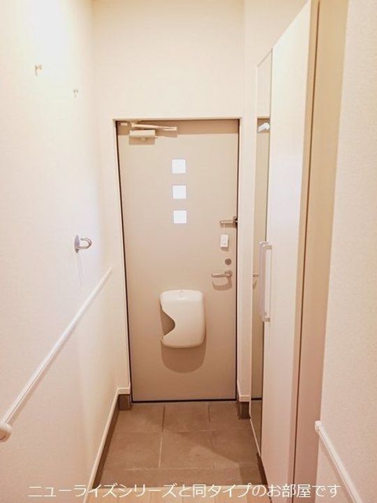 群馬県伊勢崎市茂呂町2(アパート)の賃貸物件の玄関