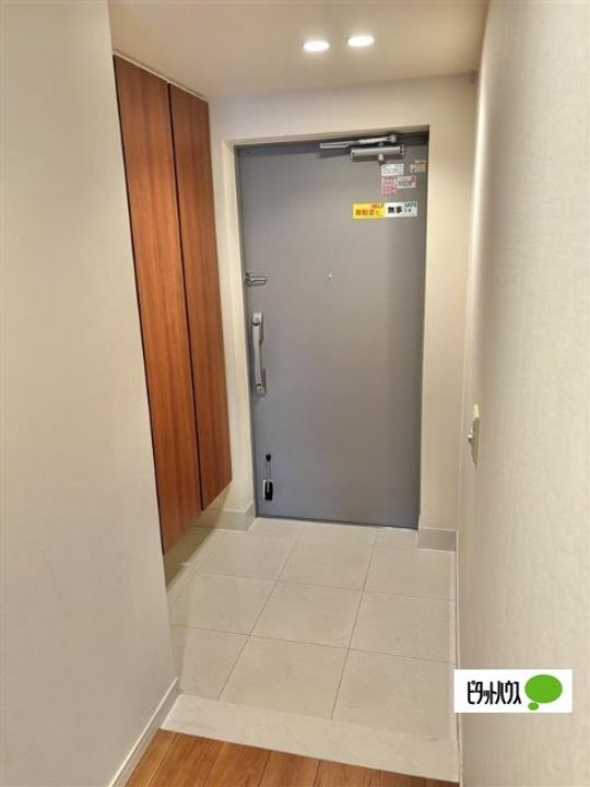 プラウドシティ金町ガーデンの玄関