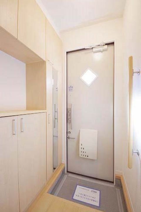 ラ・ボヌール Bの玄関