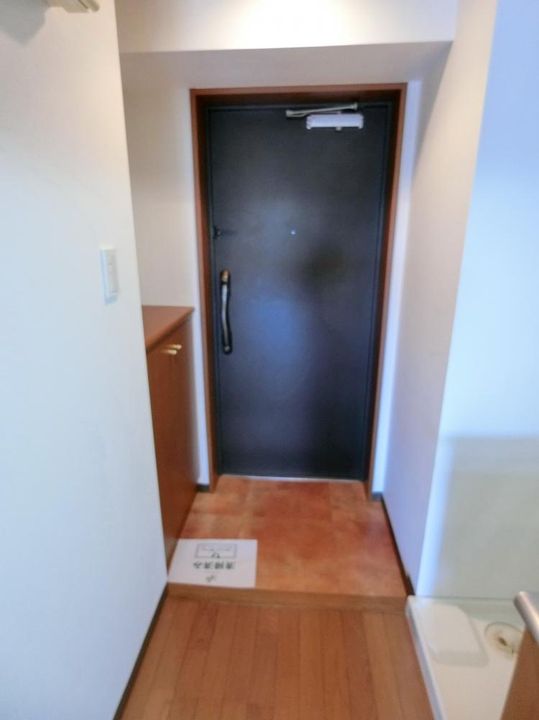 東京都日野市日野本町3(マンション)の賃貸物件の玄関
