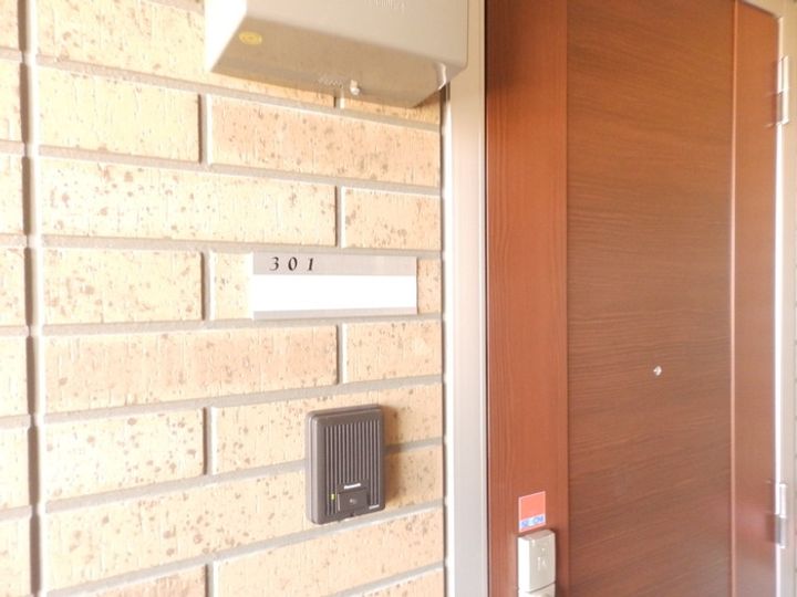 広島県東広島市西条中央7(アパート)の賃貸物件の玄関