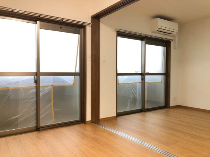 クオーレ日岡の居間