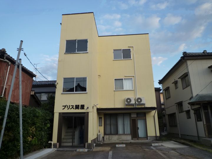 ブリス関屋の外観