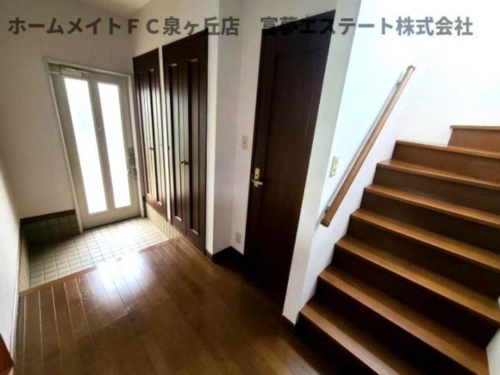 大阪府堺市南区高倉台2(一戸建)の賃貸物件の玄関