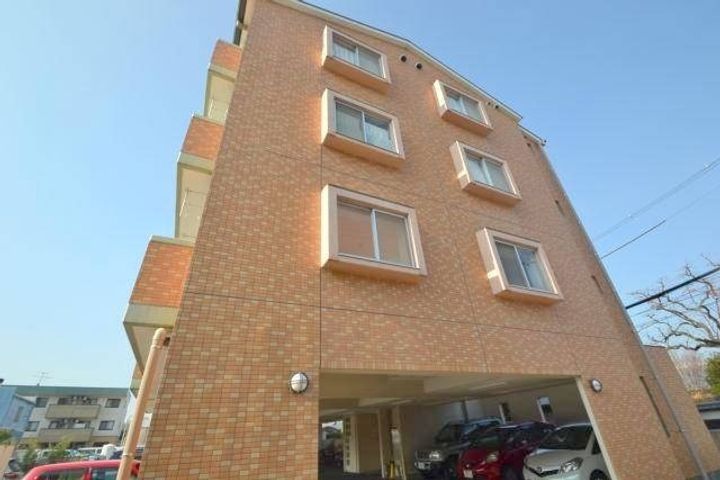 ロイヤルハイツ人見IIの外観