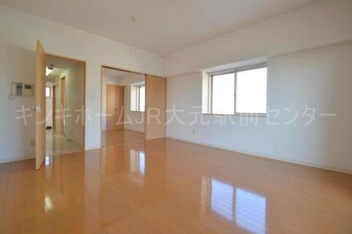 ロイヤルハイツ人見IIの居間