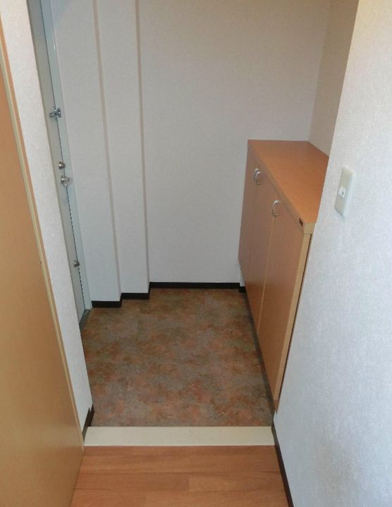 エクセレントフィールドの玄関