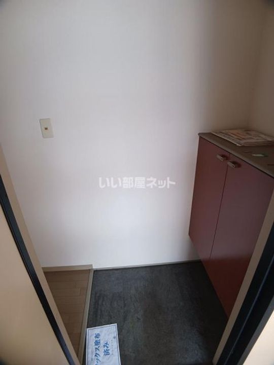 セジュール藍A棟の玄関