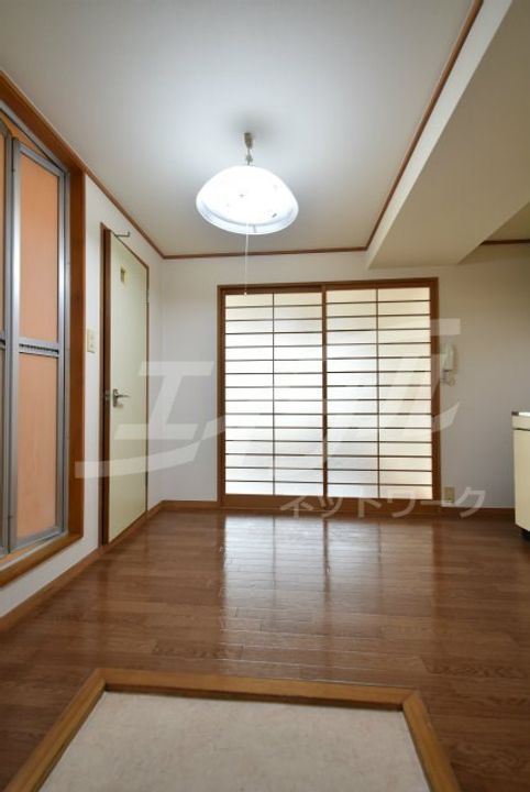 エヴリィワンの玄関