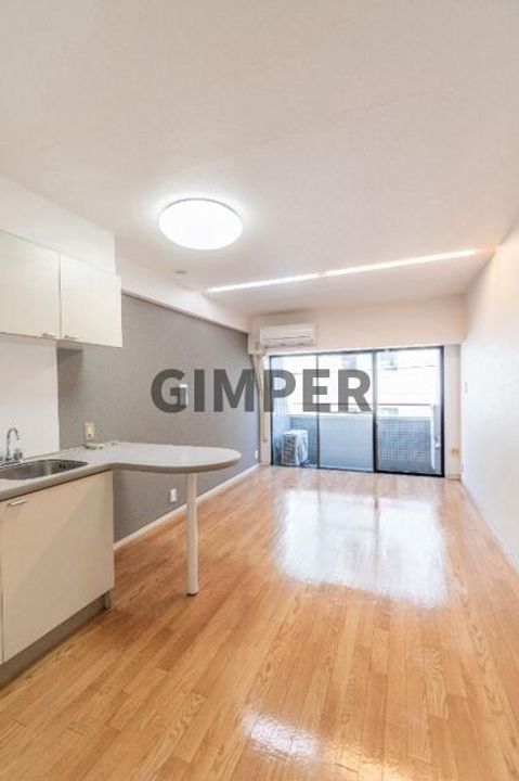 コンドミニアムNの居間