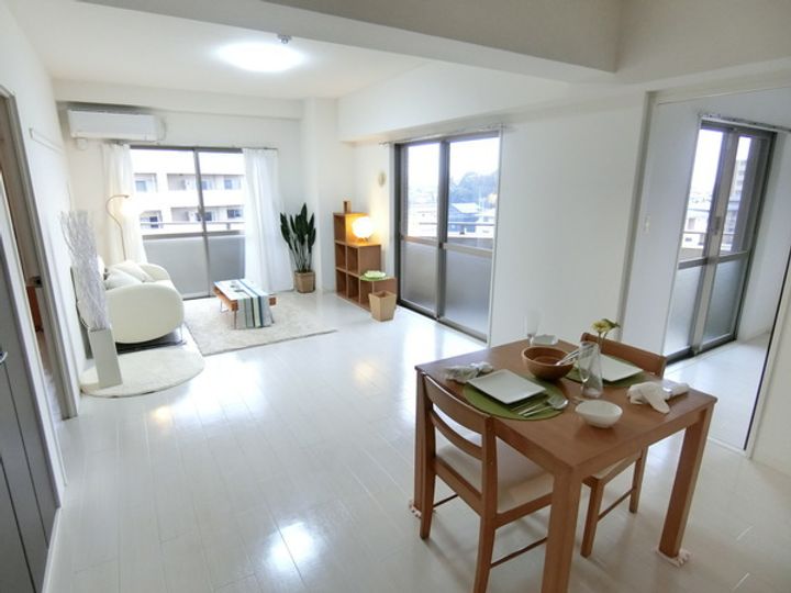 アークヒルズ英の居間