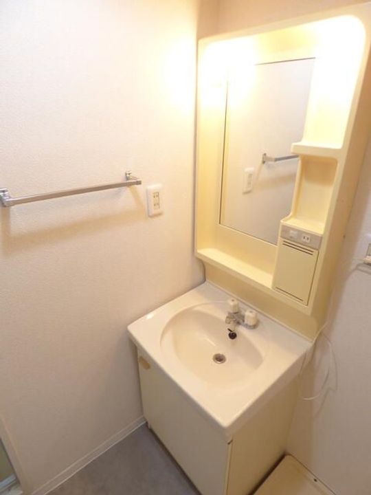 ファミール新井の内装