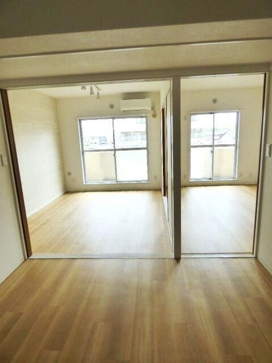 ファミール新井の内装