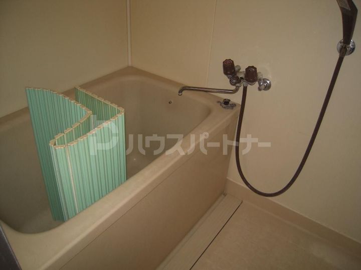 ハイツリバーサイドの風呂