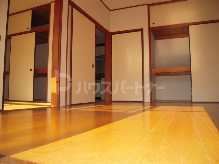 ハイツリバーサイドの居間