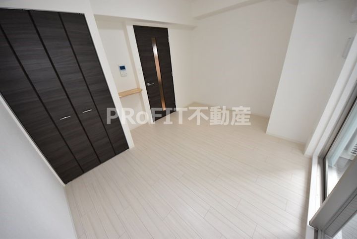 セオリー難波パレの居間