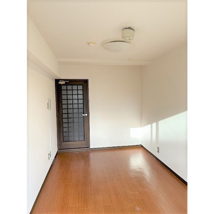 フラッツ100の居間