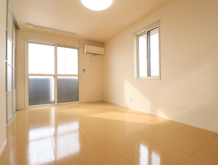 新潟県長岡市下々条町(アパート)の賃貸物件の居間